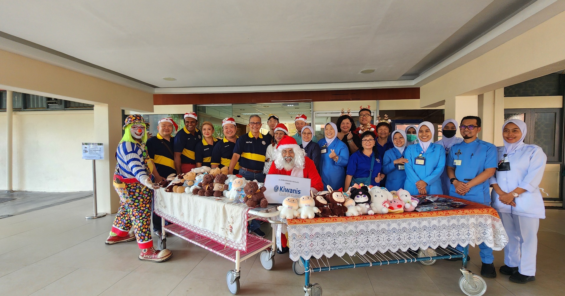 Kiwanis Club Of Klang&amp;#039;s Christmas Party At Hospital Tengku Ampuan Rahimah