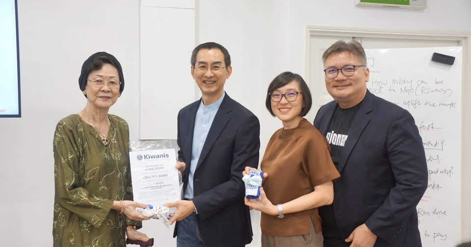 Kiwanis Networking with Marketing Guru Long Yun Siang